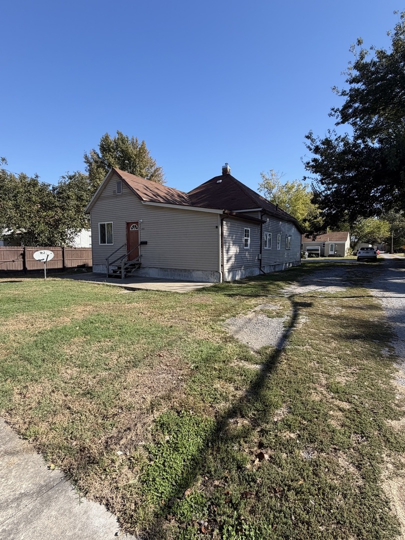 208 Election Street Property Photo 2