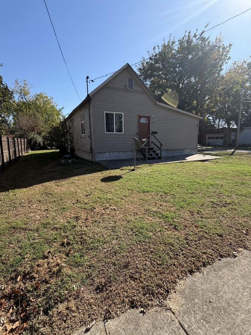 208 Election Street Property Photo 3