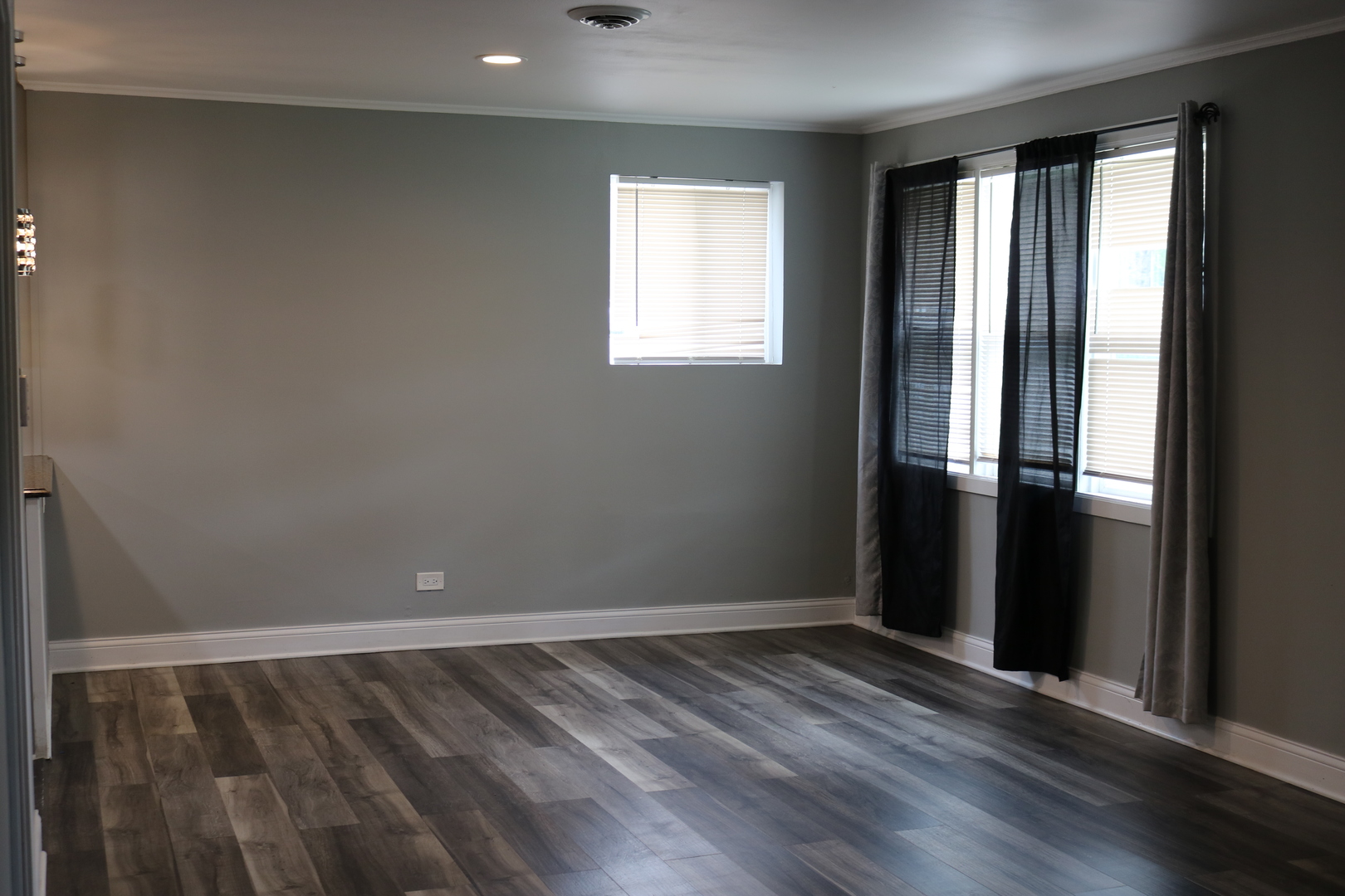 3806 Western Avenue Property Photo 5