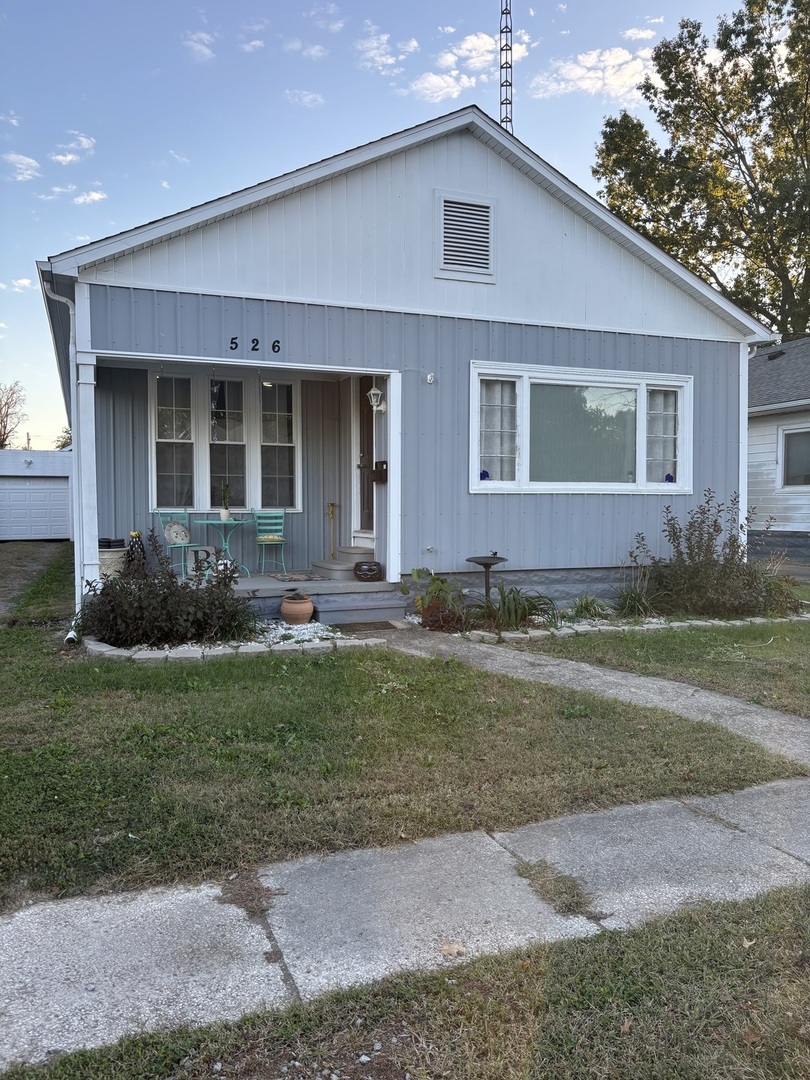 526 E Smith Street Property Photo 1
