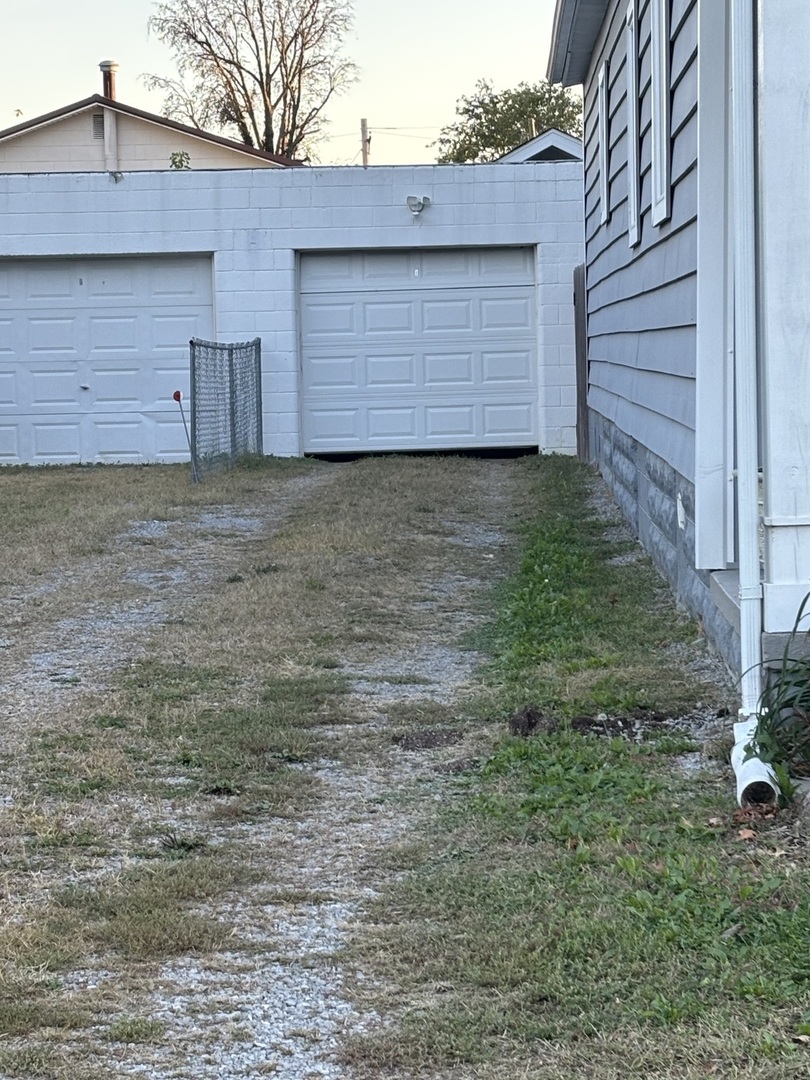 526 E Smith Street Property Photo 3