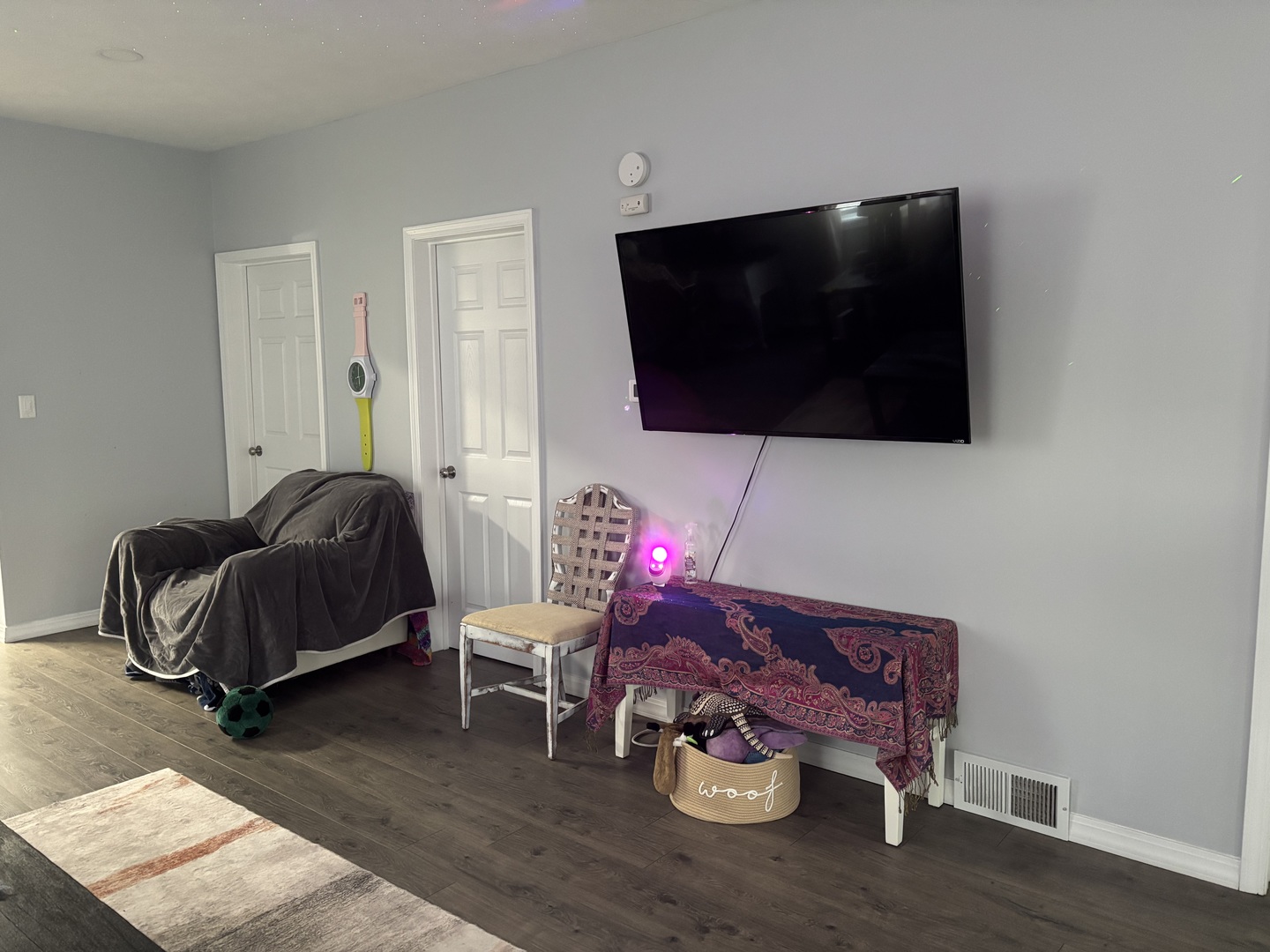 526 E Smith Street Property Photo 8