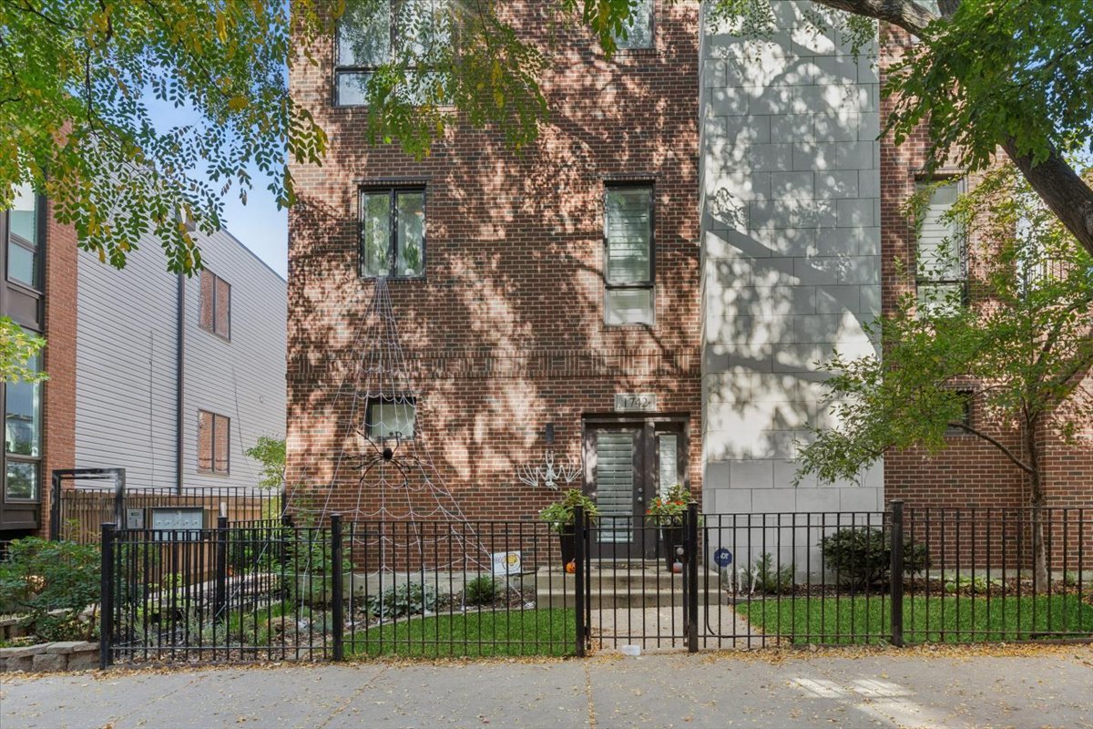 1742 W Diversey Parkway 3 Property Photo 1