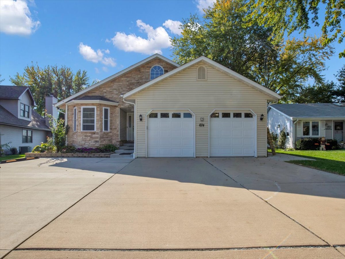 674 Candlewick Drive Property Photo 1
