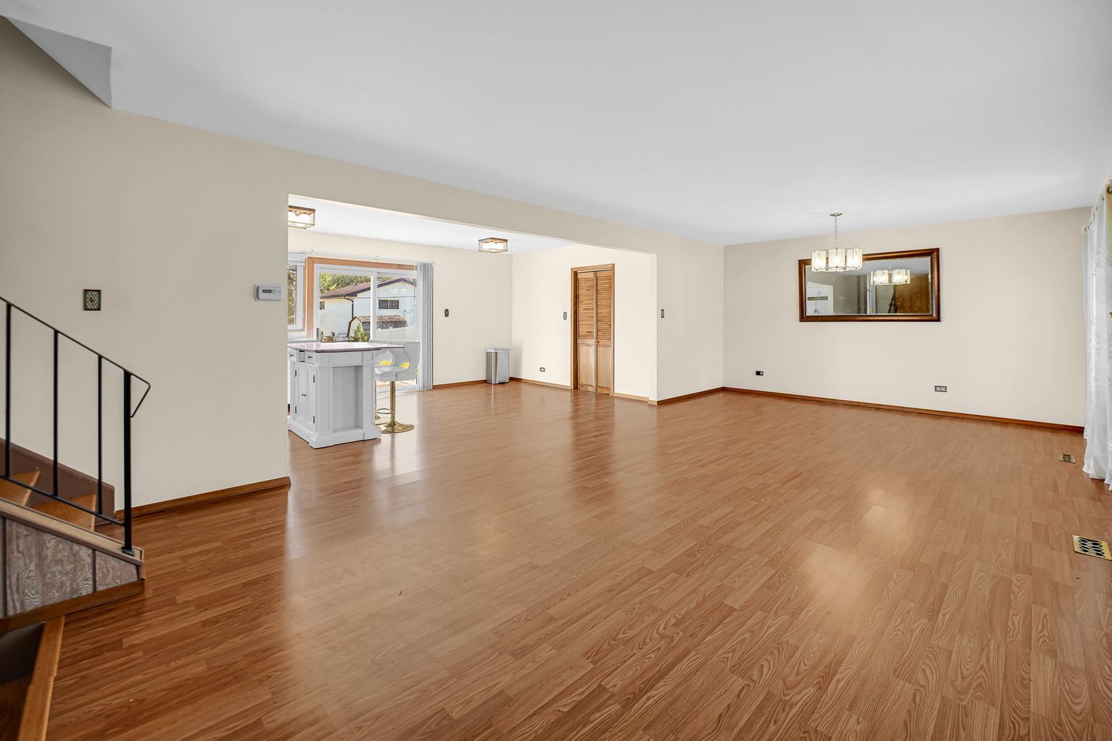16819 Meadowdale Drive Property Photo 6
