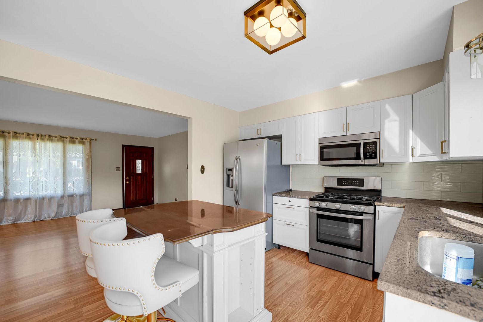 16819 Meadowdale Drive Property Photo 9