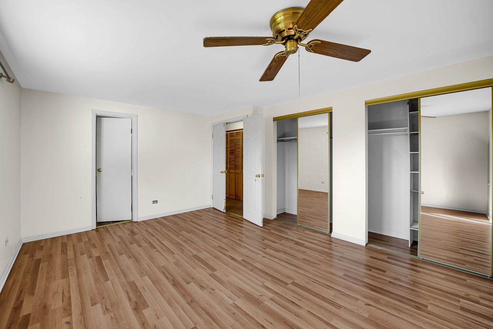 16819 Meadowdale Drive Property Photo 12