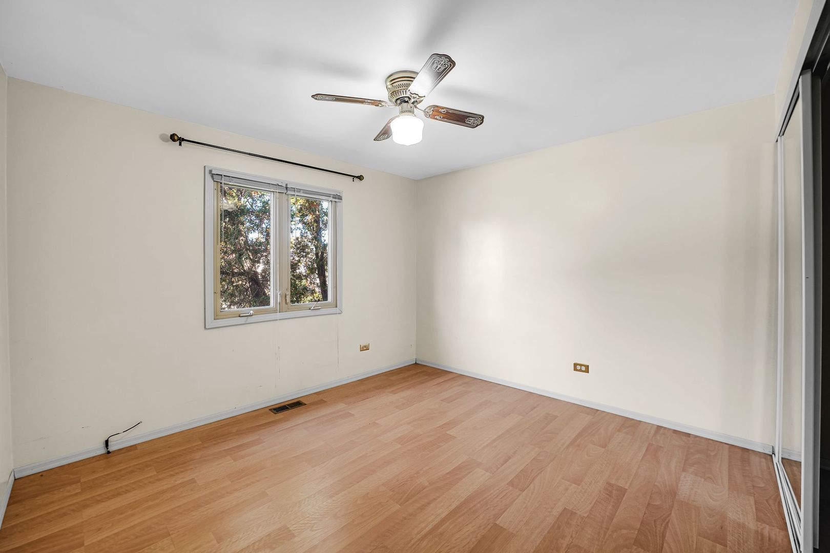 16819 Meadowdale Drive Property Photo 13
