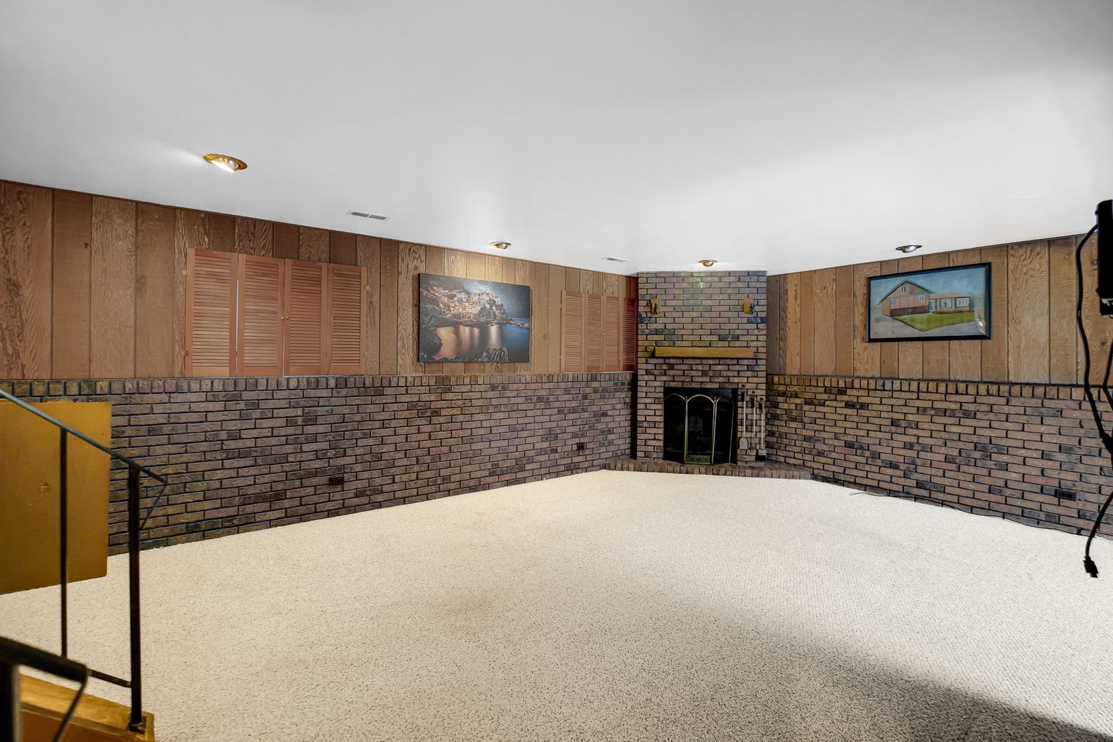 16819 Meadowdale Drive Property Photo 19