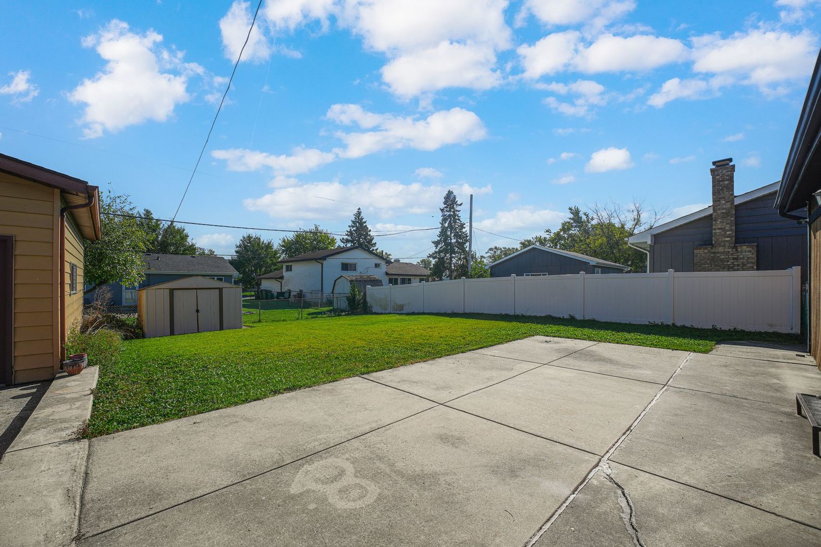 16819 Meadowdale Drive Property Photo 23