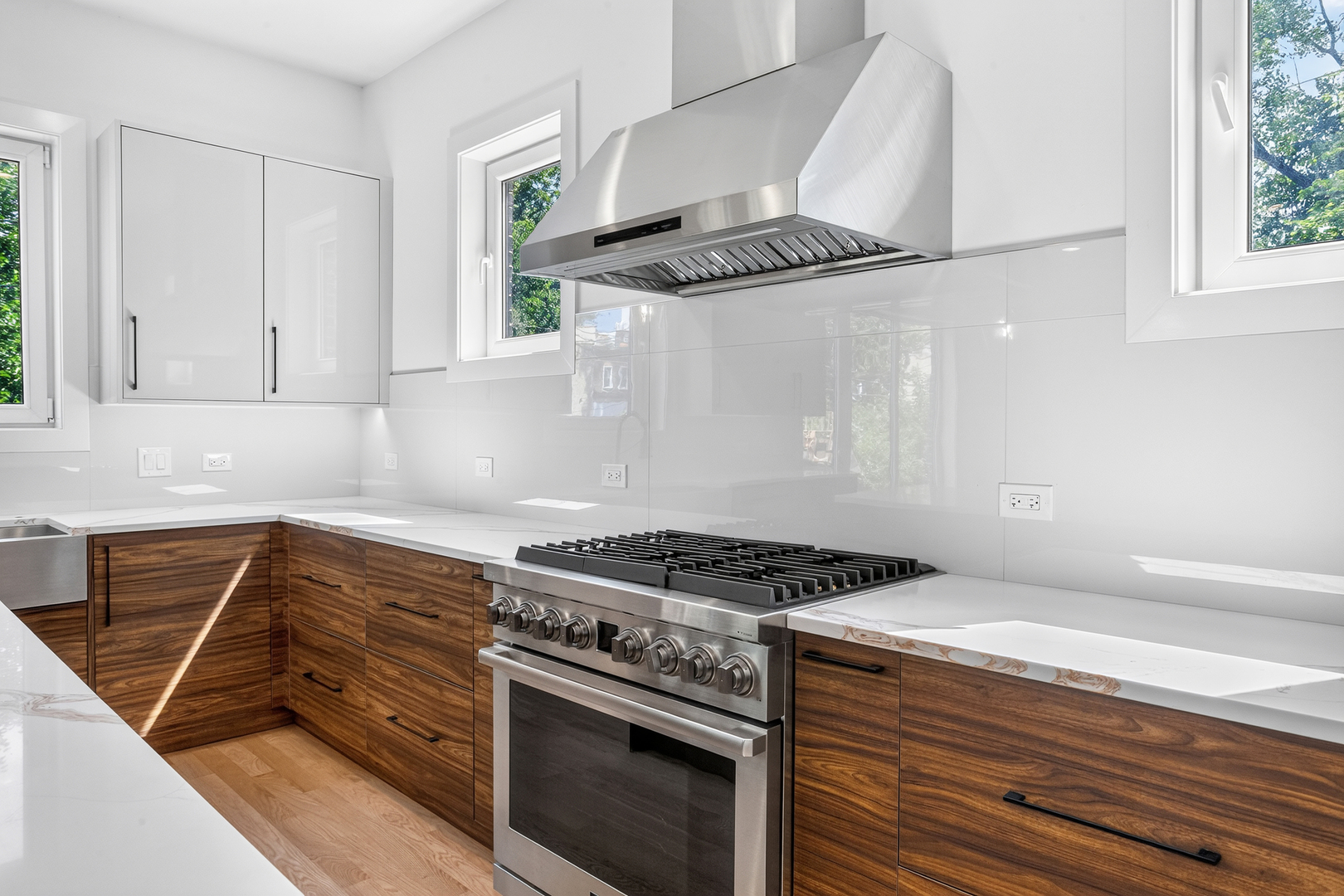 1012 E 41st Street Property Photo 5