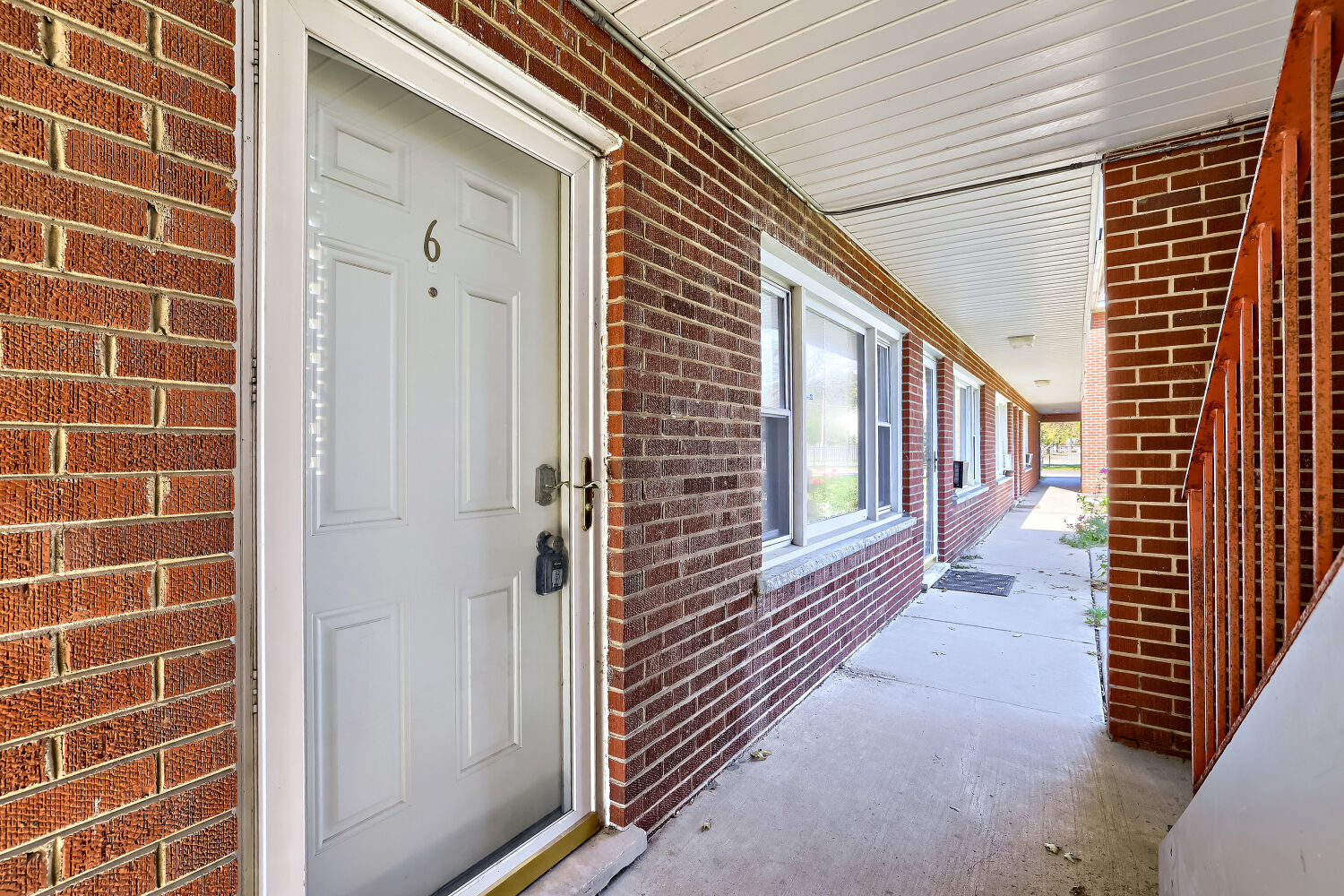 1101 E Algonquin Road 6 Property Photo 1