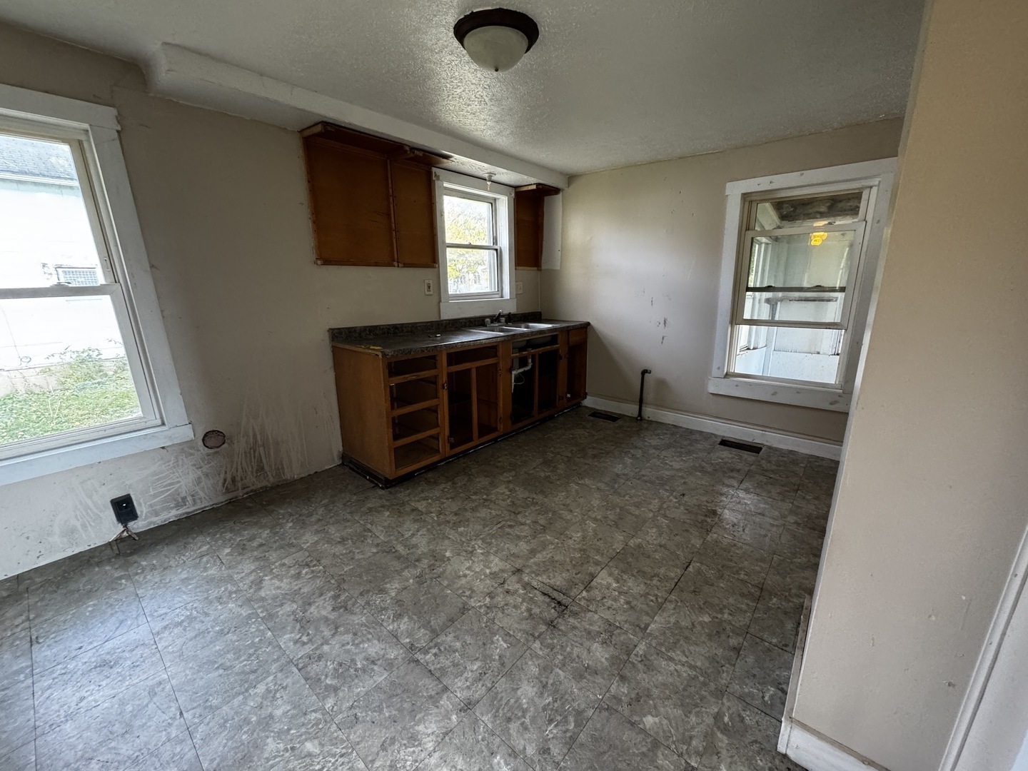204 E Cherry Street Property Photo 14