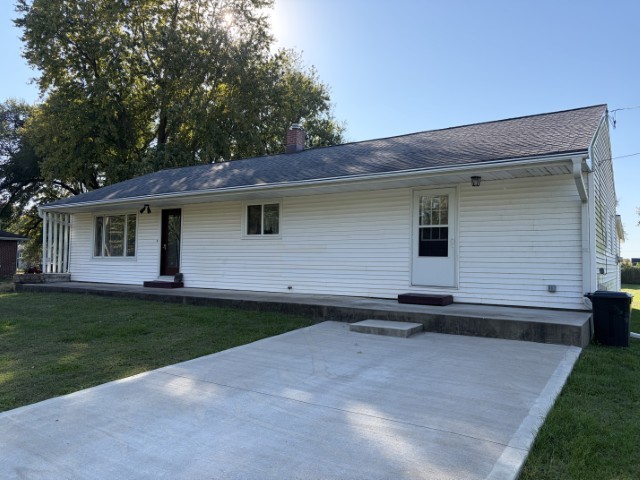 325 S Elm Street Property Photo 1