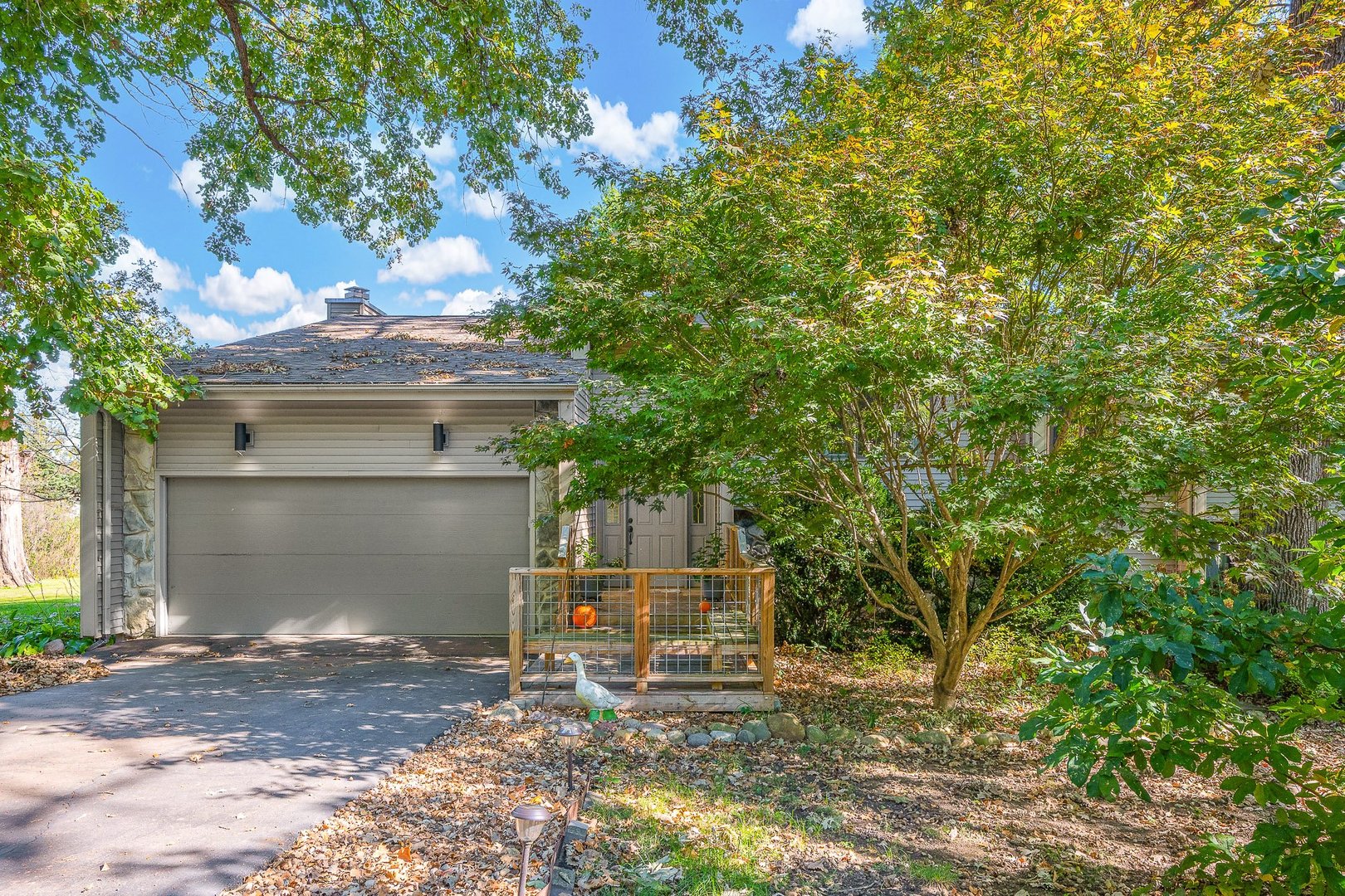 13523 Burr Oak Road Property Photo 1