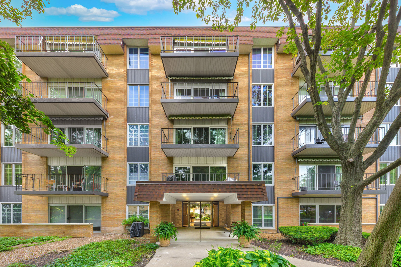 445 N Park Boulevard 2c Property Photo 1