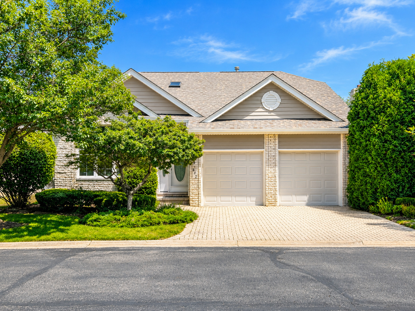 842 Turnberry Lane Property Photo 1