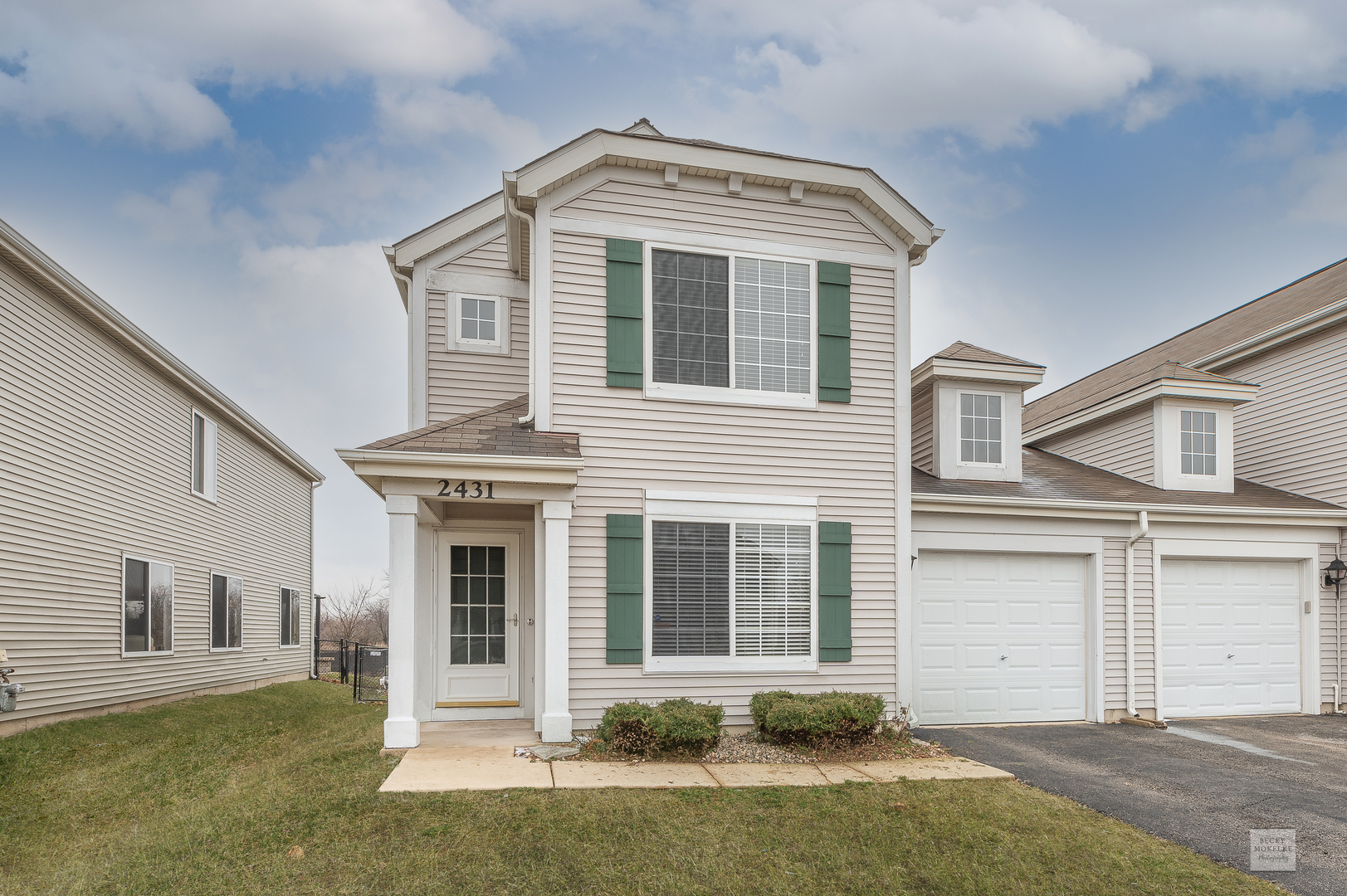 2431 Roxbury Lane Property Photo 1
