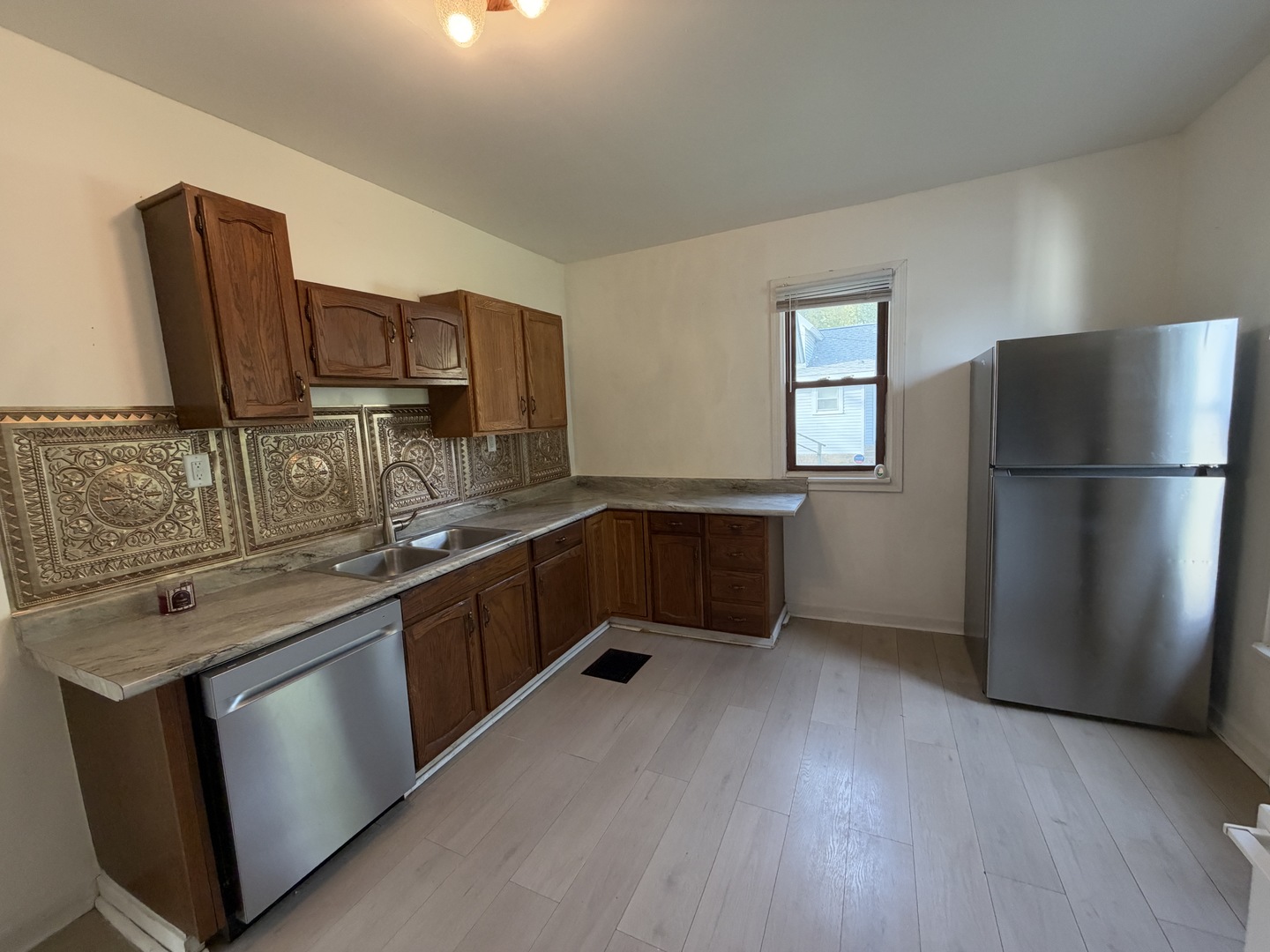 511 3rd Avenue Property Photo 10