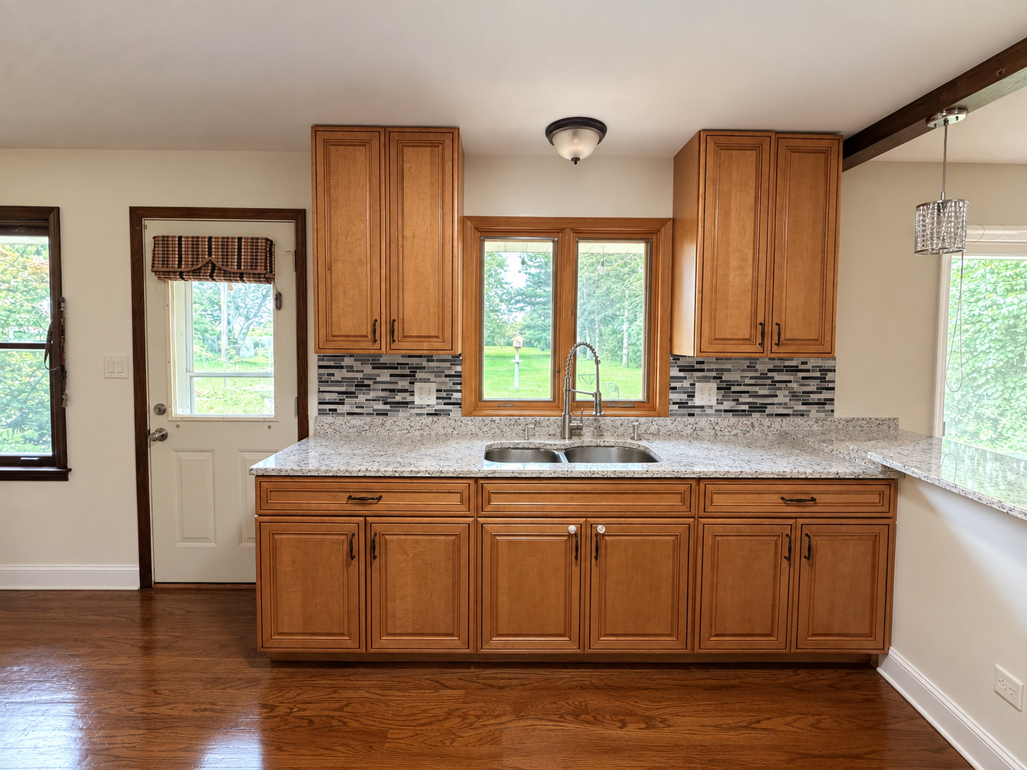 39075 N Winchester Road Property Photo 8