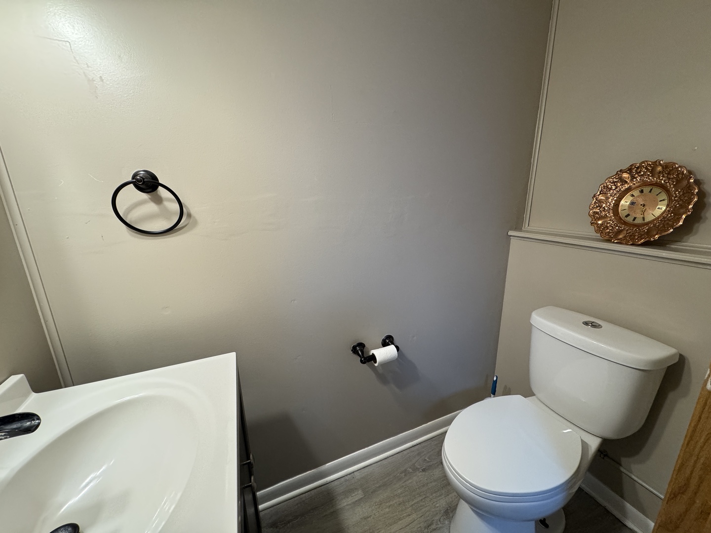 39075 N Winchester Road Property Photo 13
