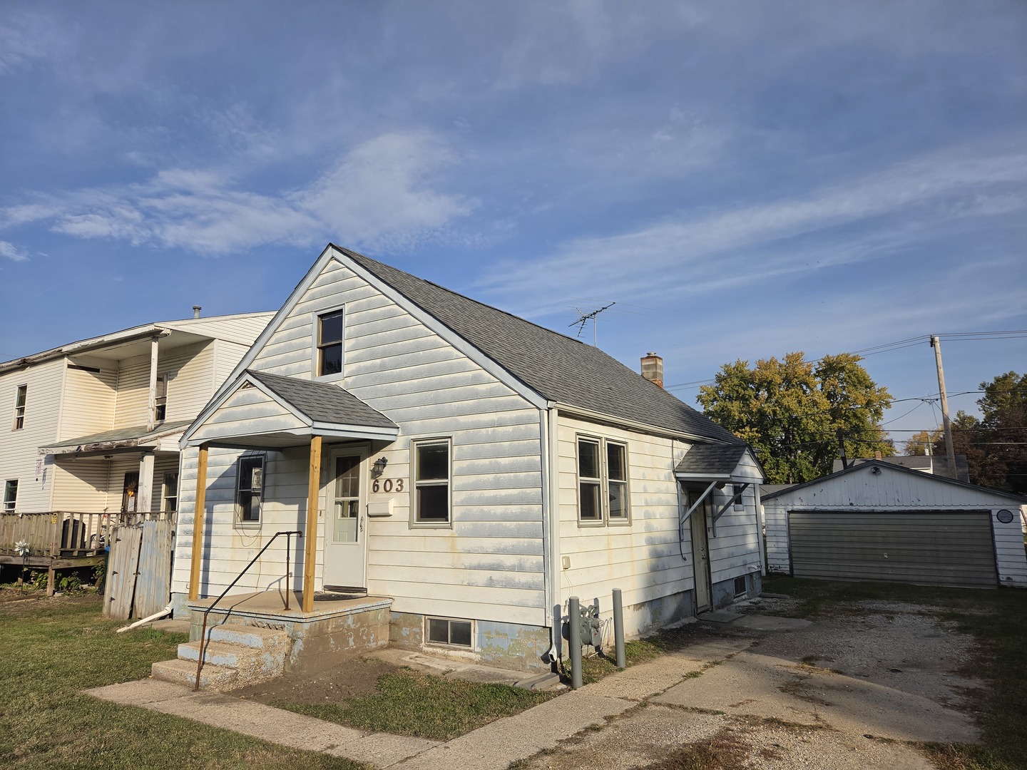 603 E 5th Street Property Photo 1