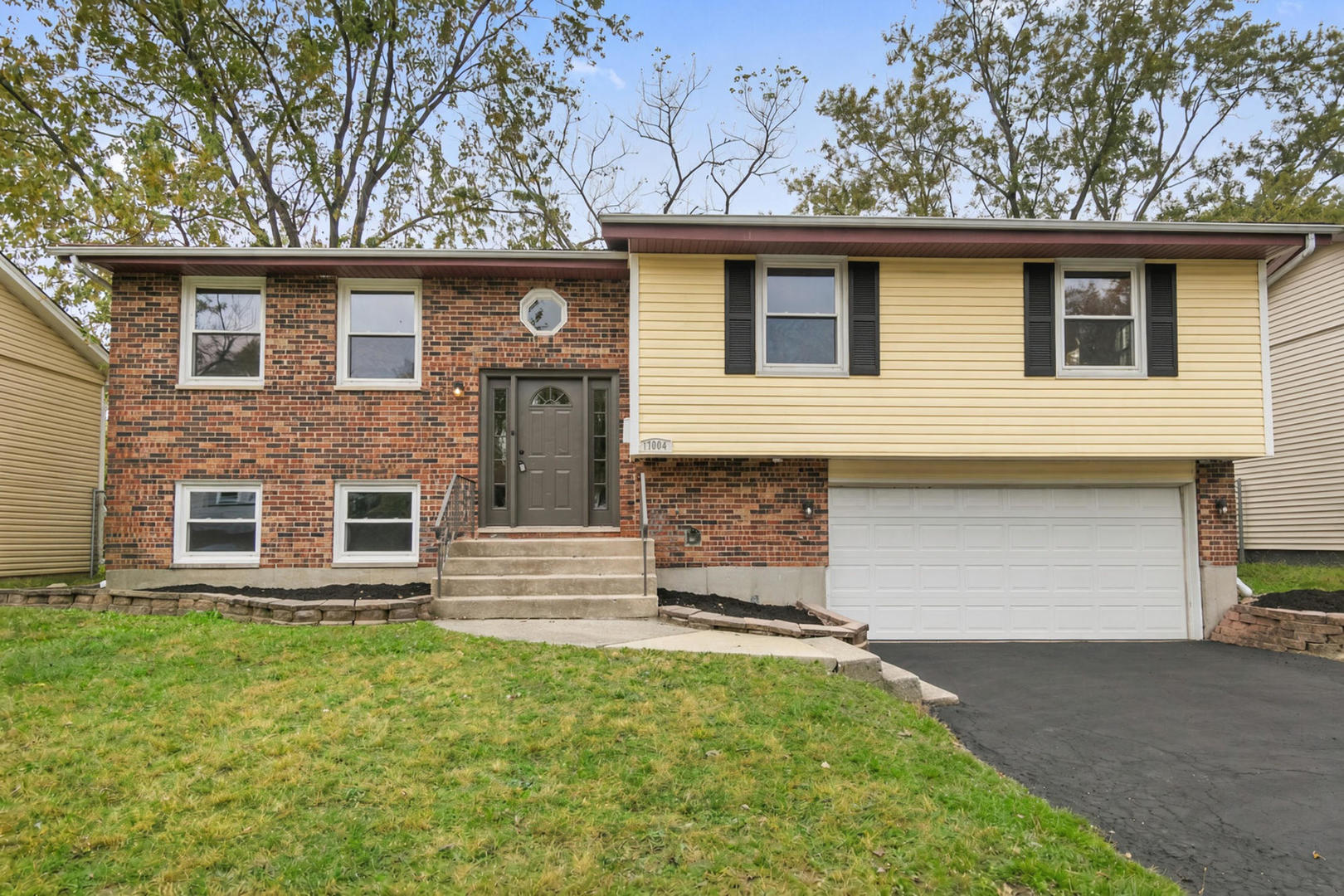 17004 Central Park Avenue Property Photo 1