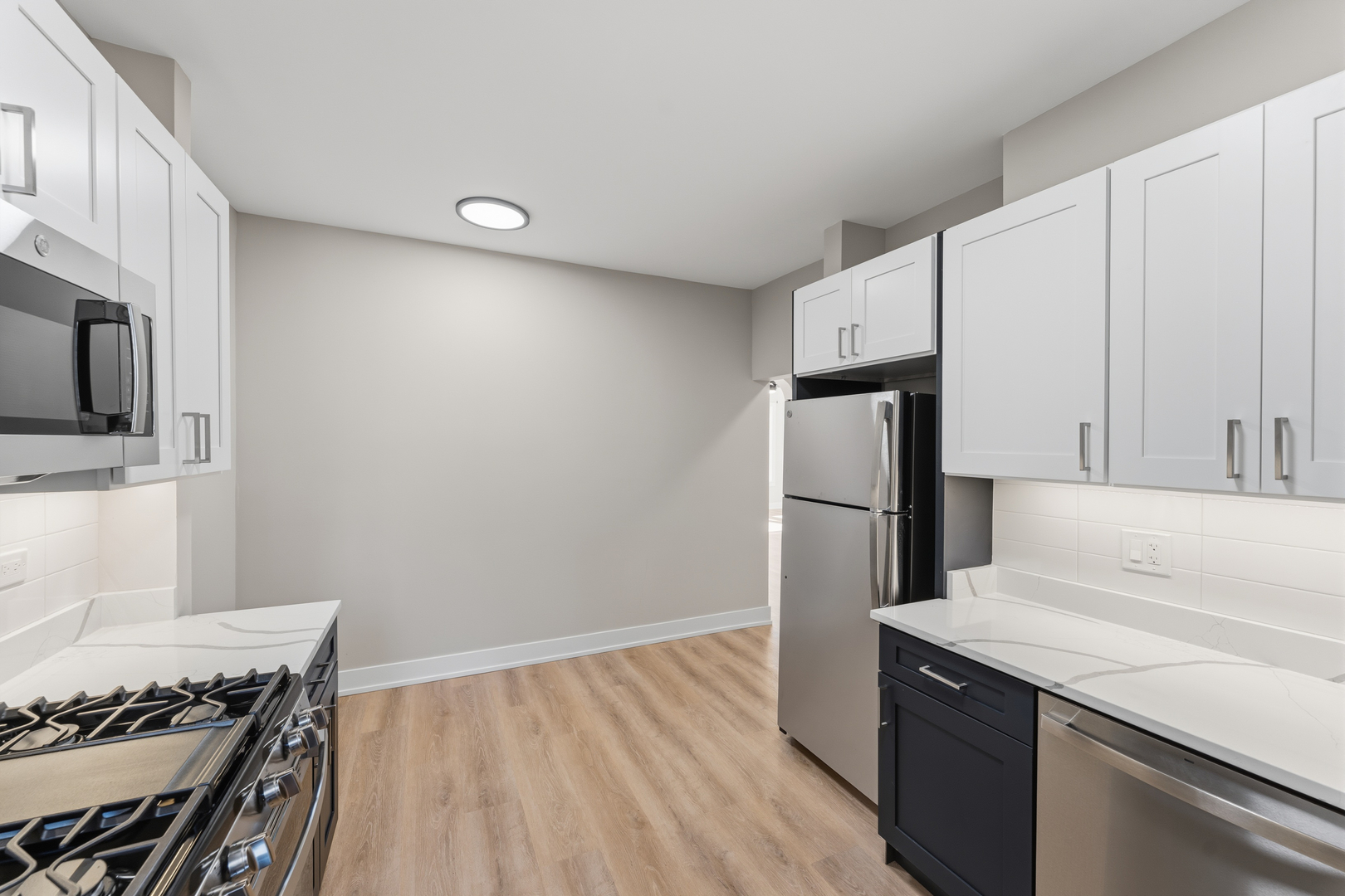 1722 W Juneway Terrace 2a Property Photo 5
