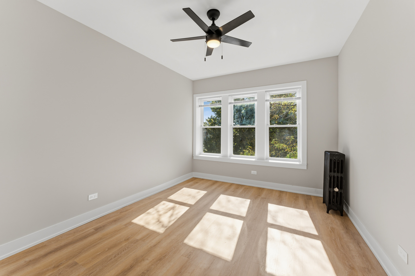 1722 W Juneway Terrace 2a Property Photo 6