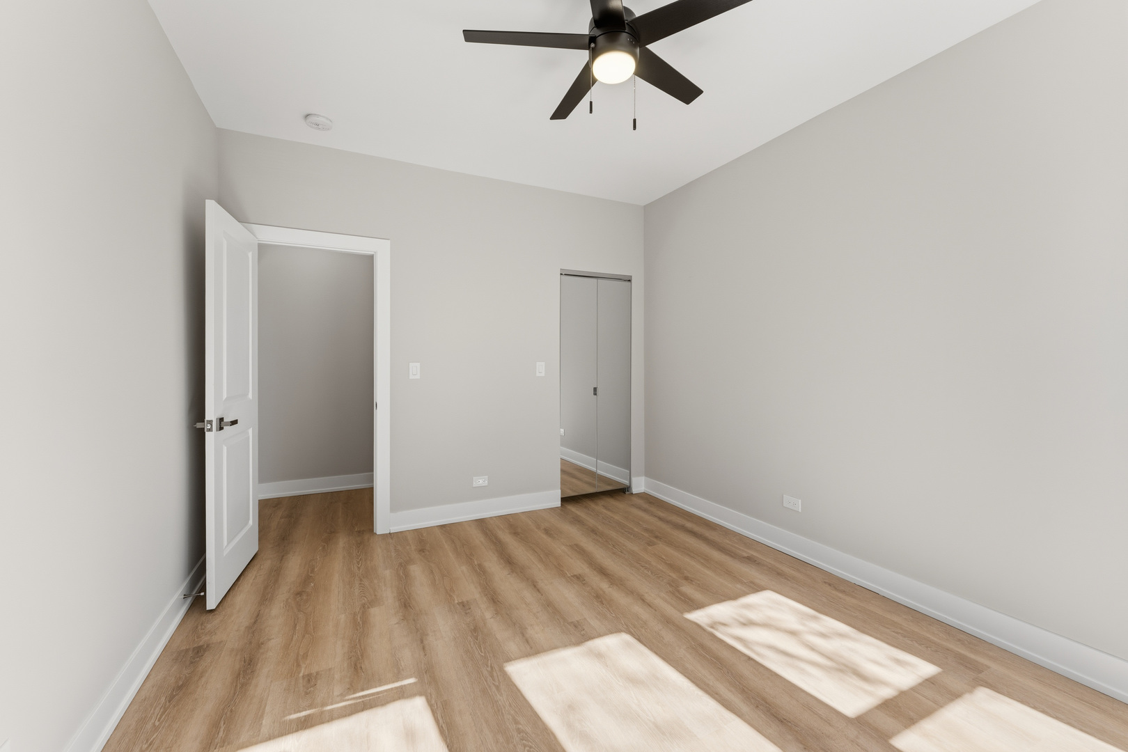 1722 W Juneway Terrace 2a Property Photo 7