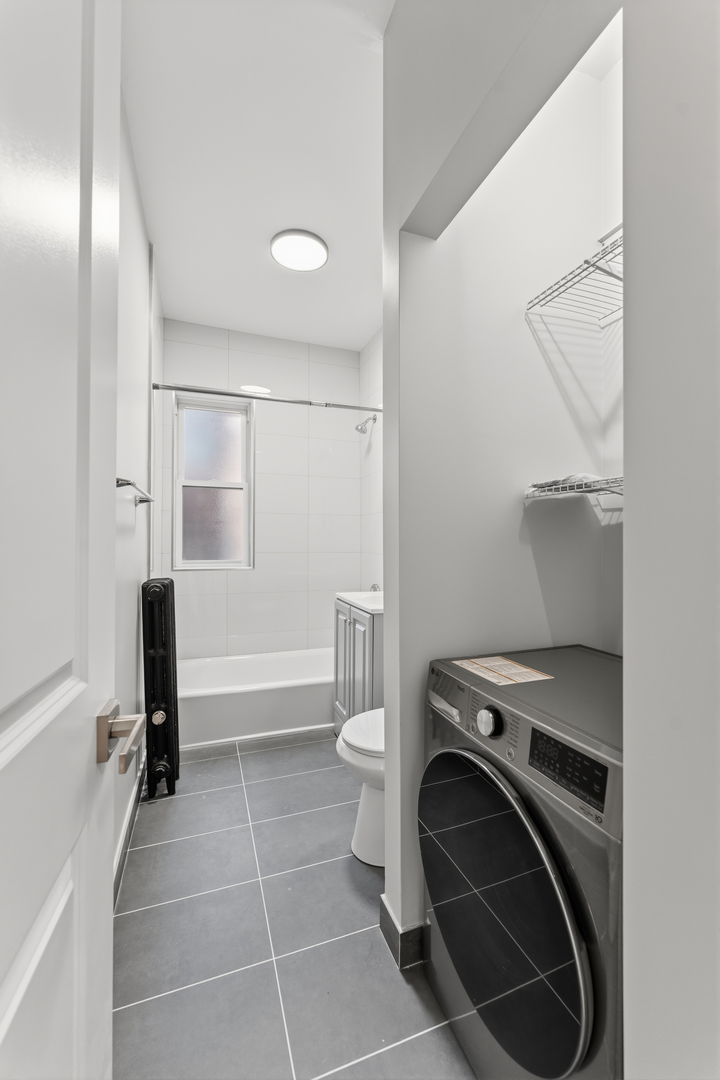 1722 W Juneway Terrace 2a Property Photo 9