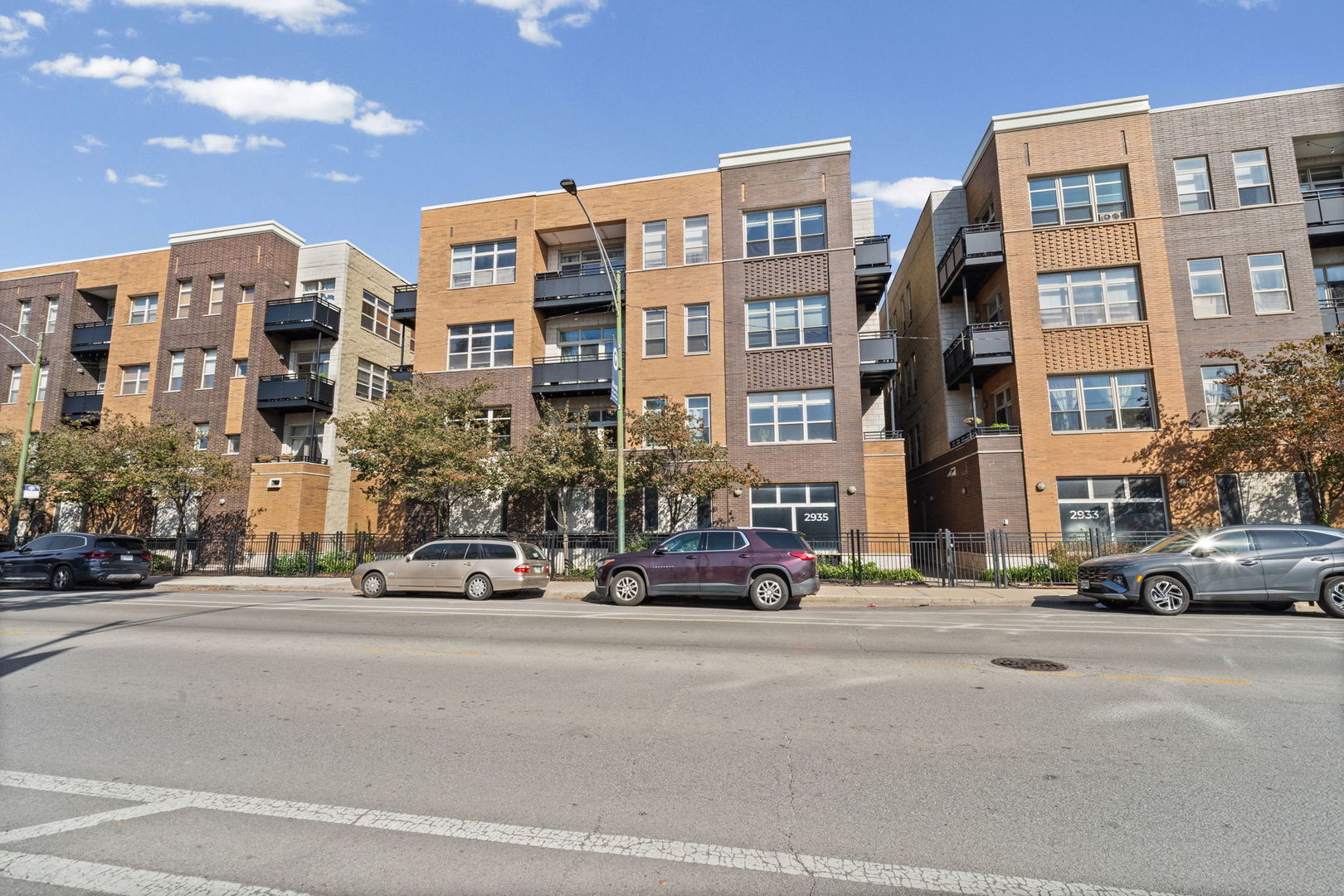 2935 N Clybourn Avenue 405 Property Photo 1