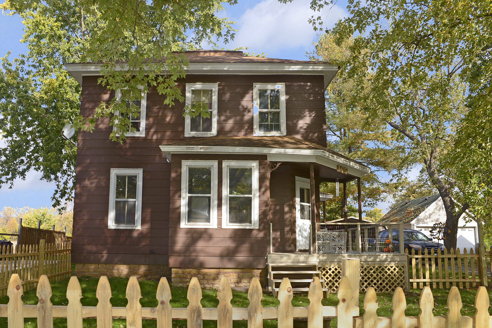 165 W Lincoln Street Property Photo 1