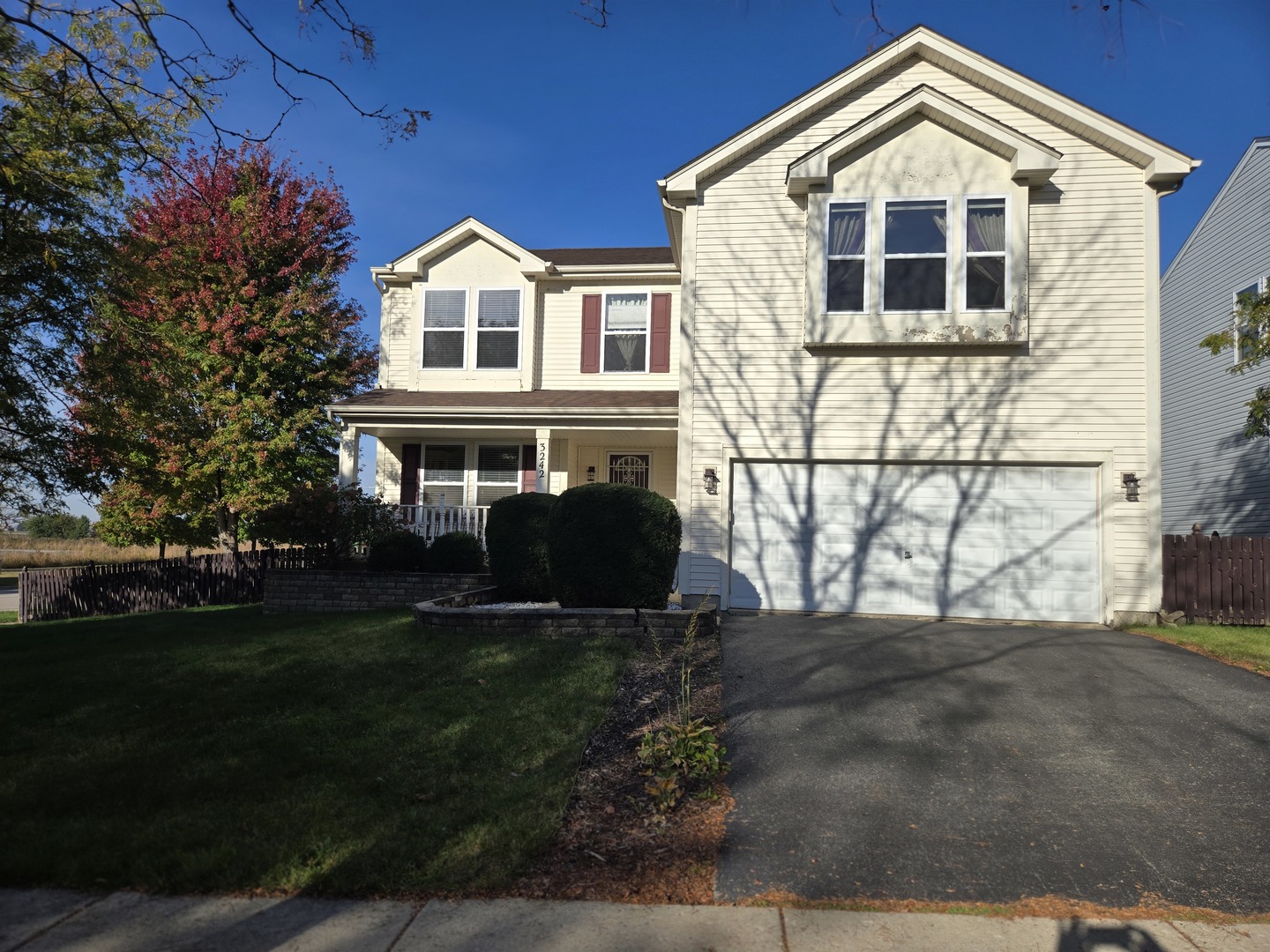 3242 Kenilworth Lane Property Photo 1