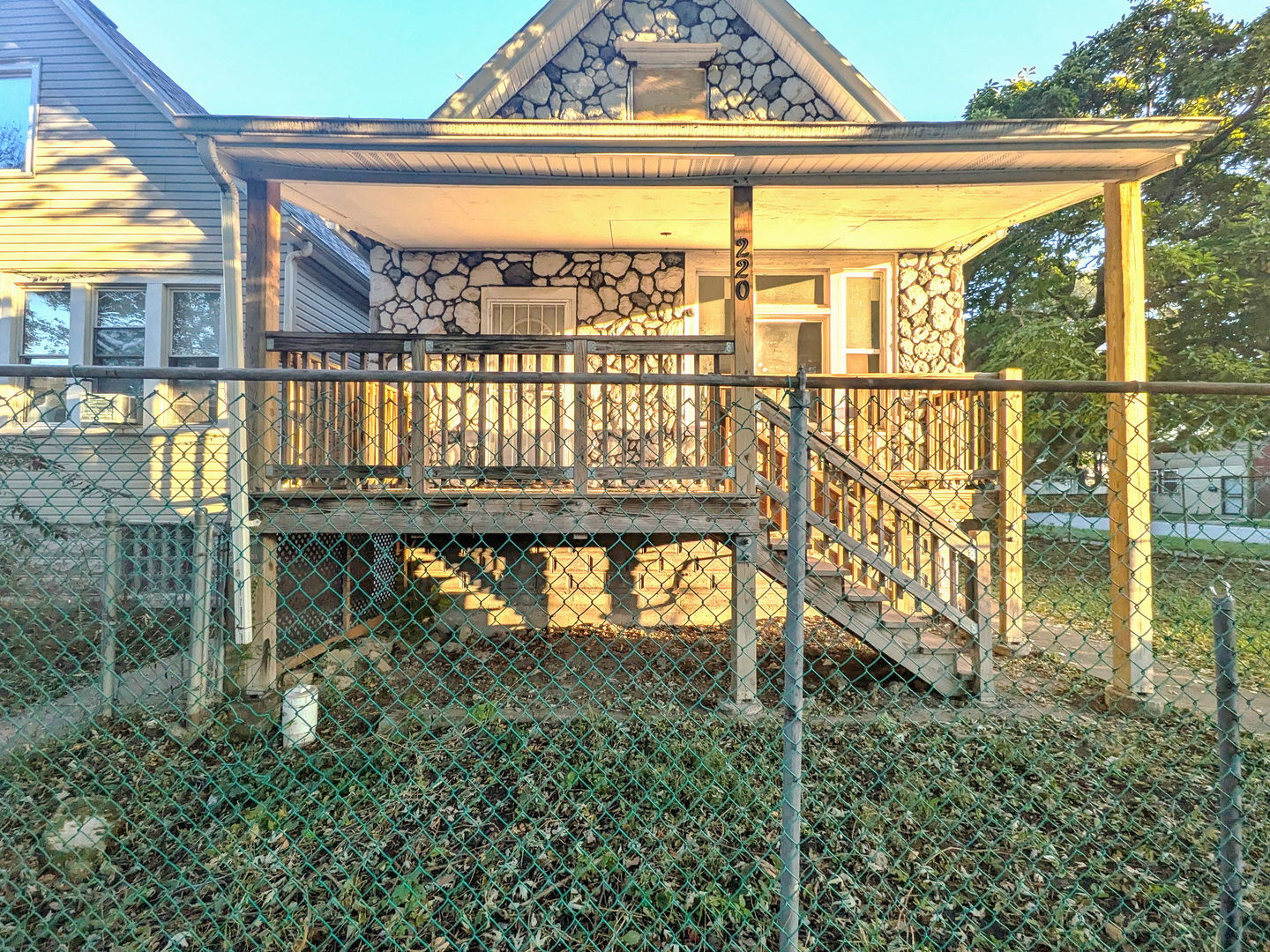 220 E 116th Street Property Photo 1