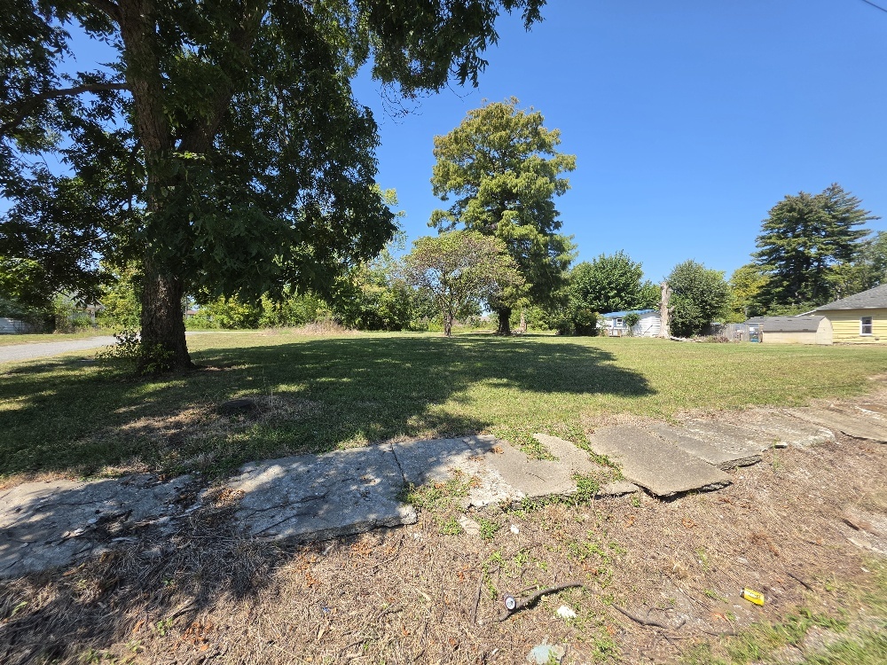 300-301 N Chestnut Street Property Photo 1