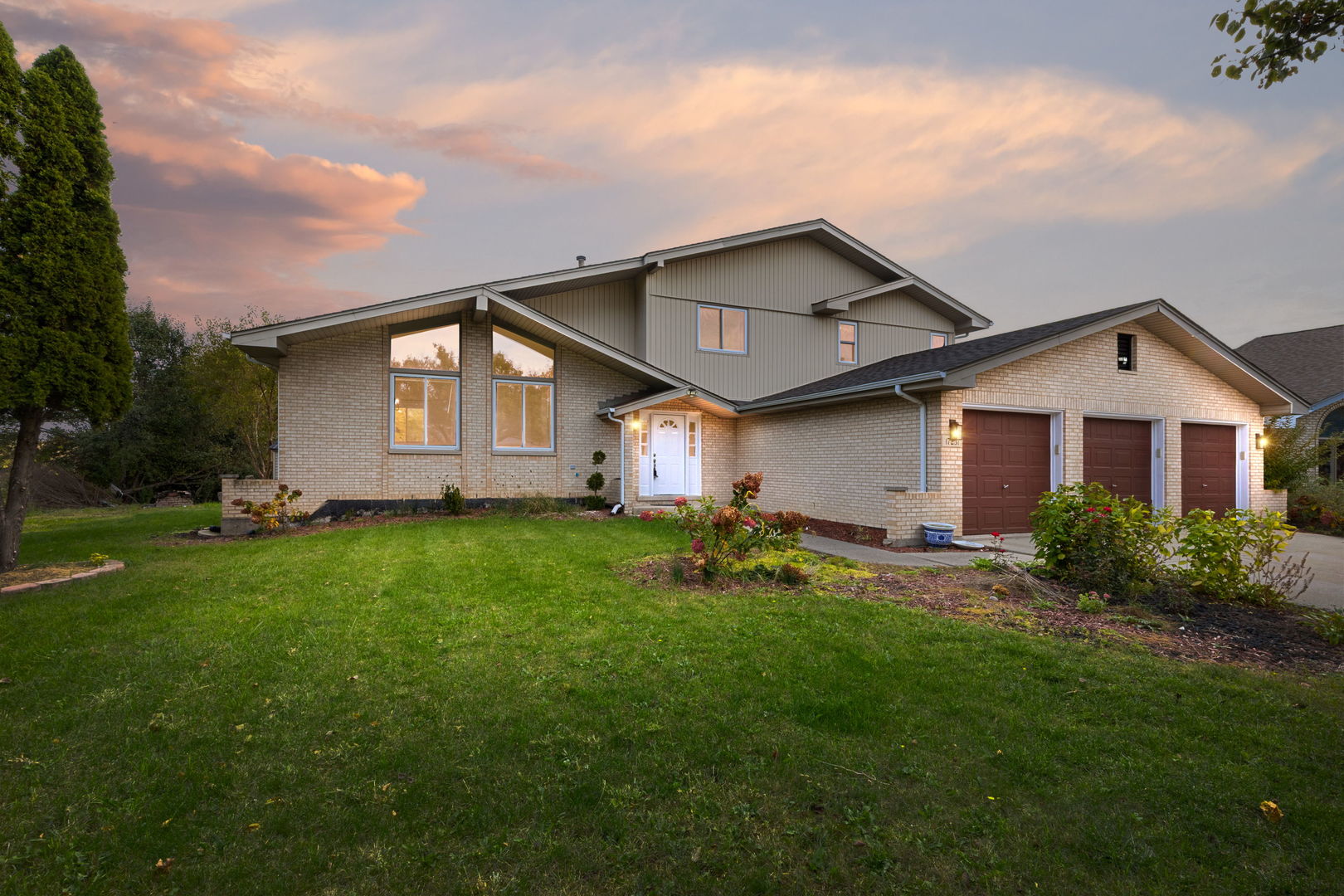 17231 Brookgate Drive Property Photo 1