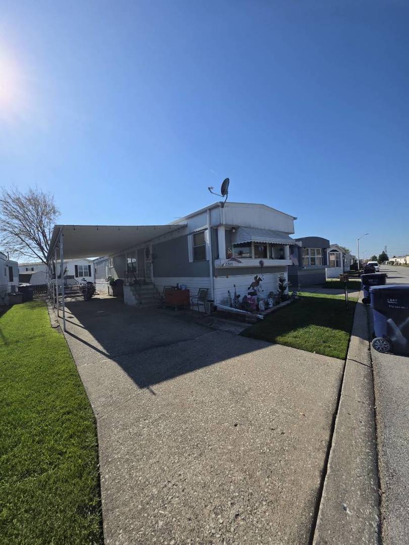 8800 S Harlem Avenue 2209 Property Photo 1