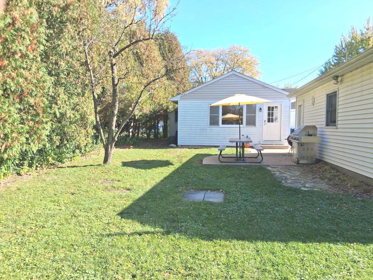 2311 Bluebird Lane Property Photo 3