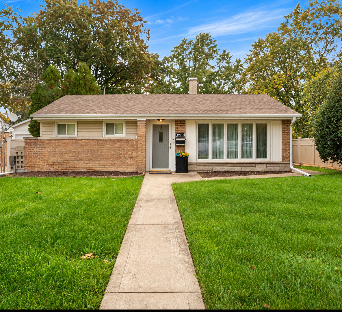 17233 Chicago Avenue Property Photo 1