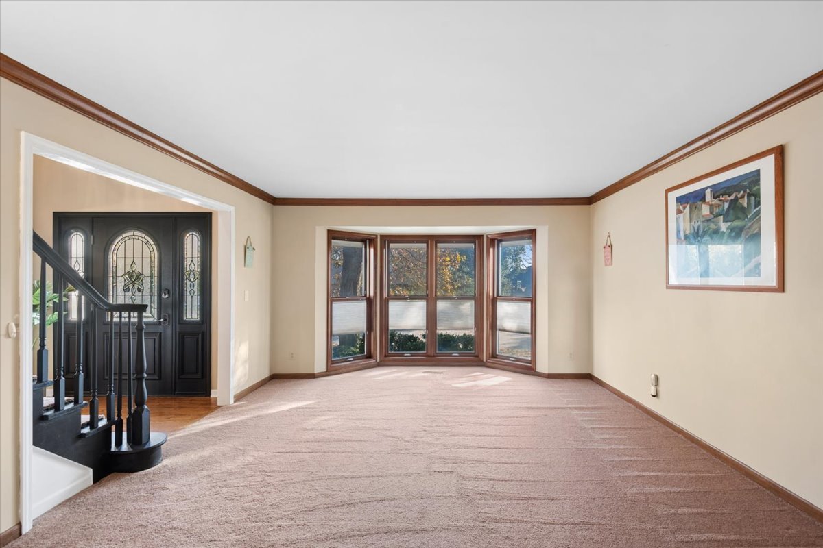 490 Bristol Way Property Photo 2