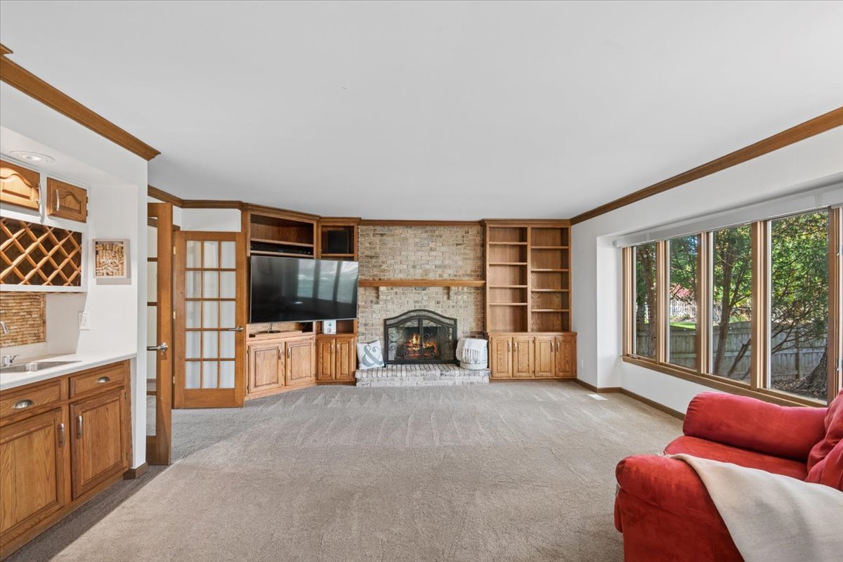 490 Bristol Way Property Photo 4