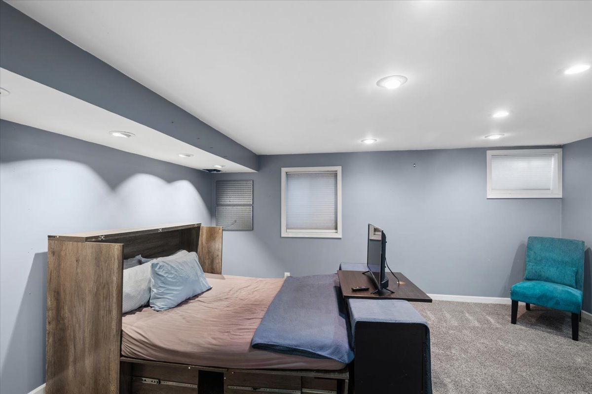 490 Bristol Way Property Photo 20