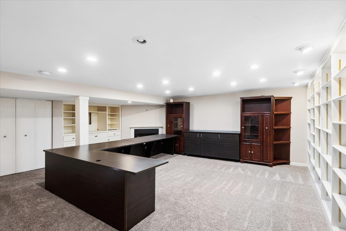 490 Bristol Way Property Photo 22