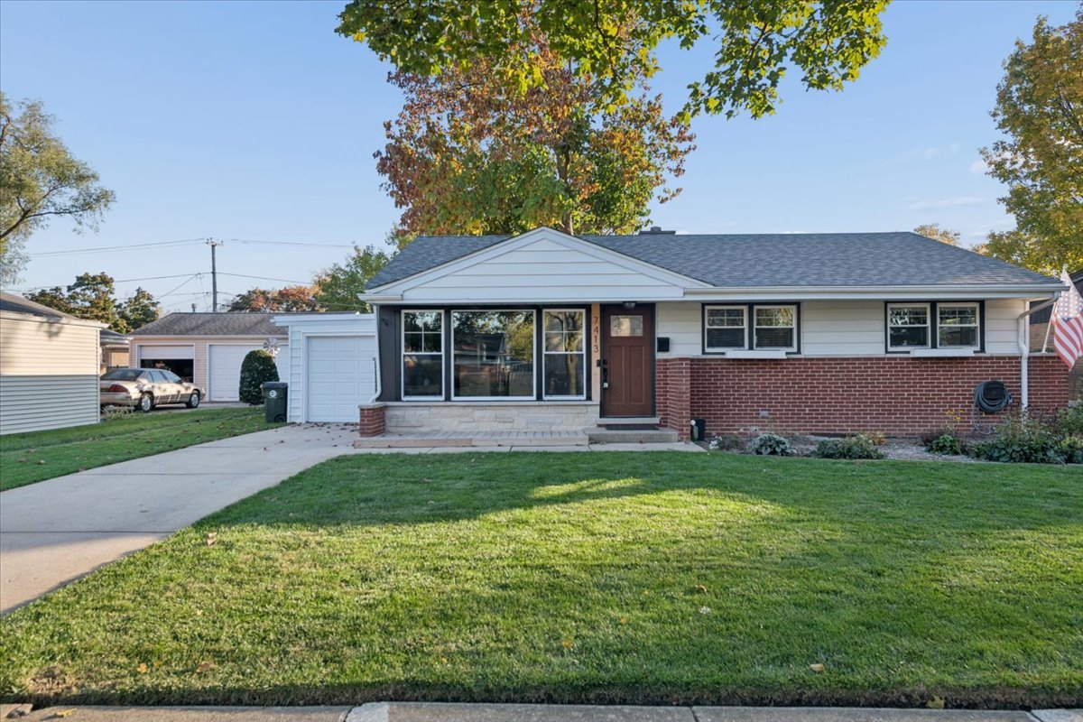 7413 Lyons Street Property Photo 1