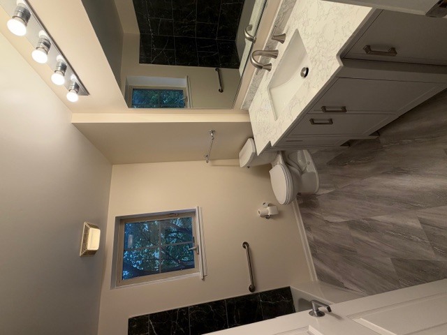 715 Astor Lane 201 Property Photo 4