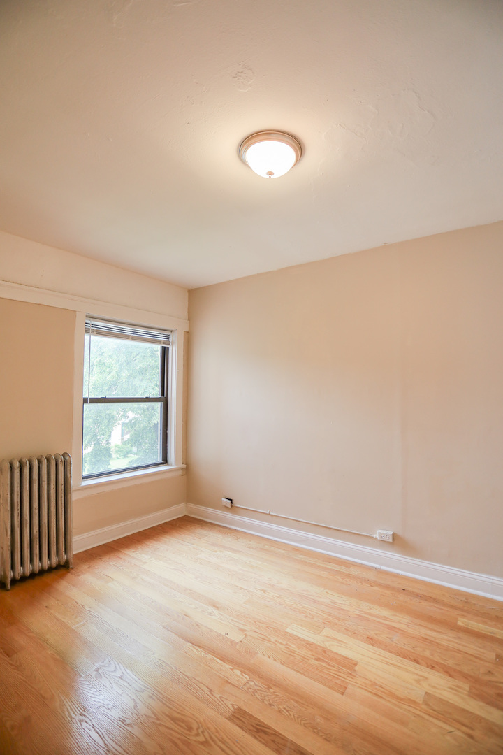 7455 N Greenview Avenue 200 Property Photo 4