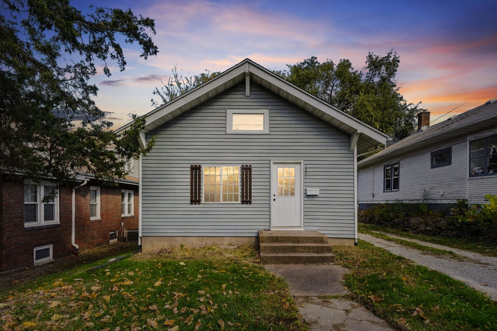 1221 25th Avenue Property Photo 1