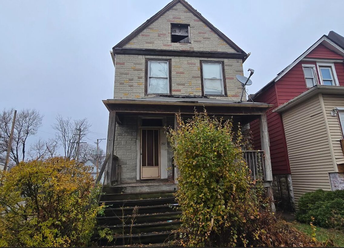 330 W 60th Place Property Photo 1