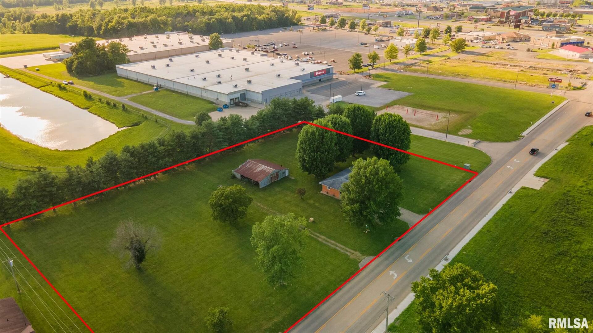 904 Halfway Road Property Photo 4